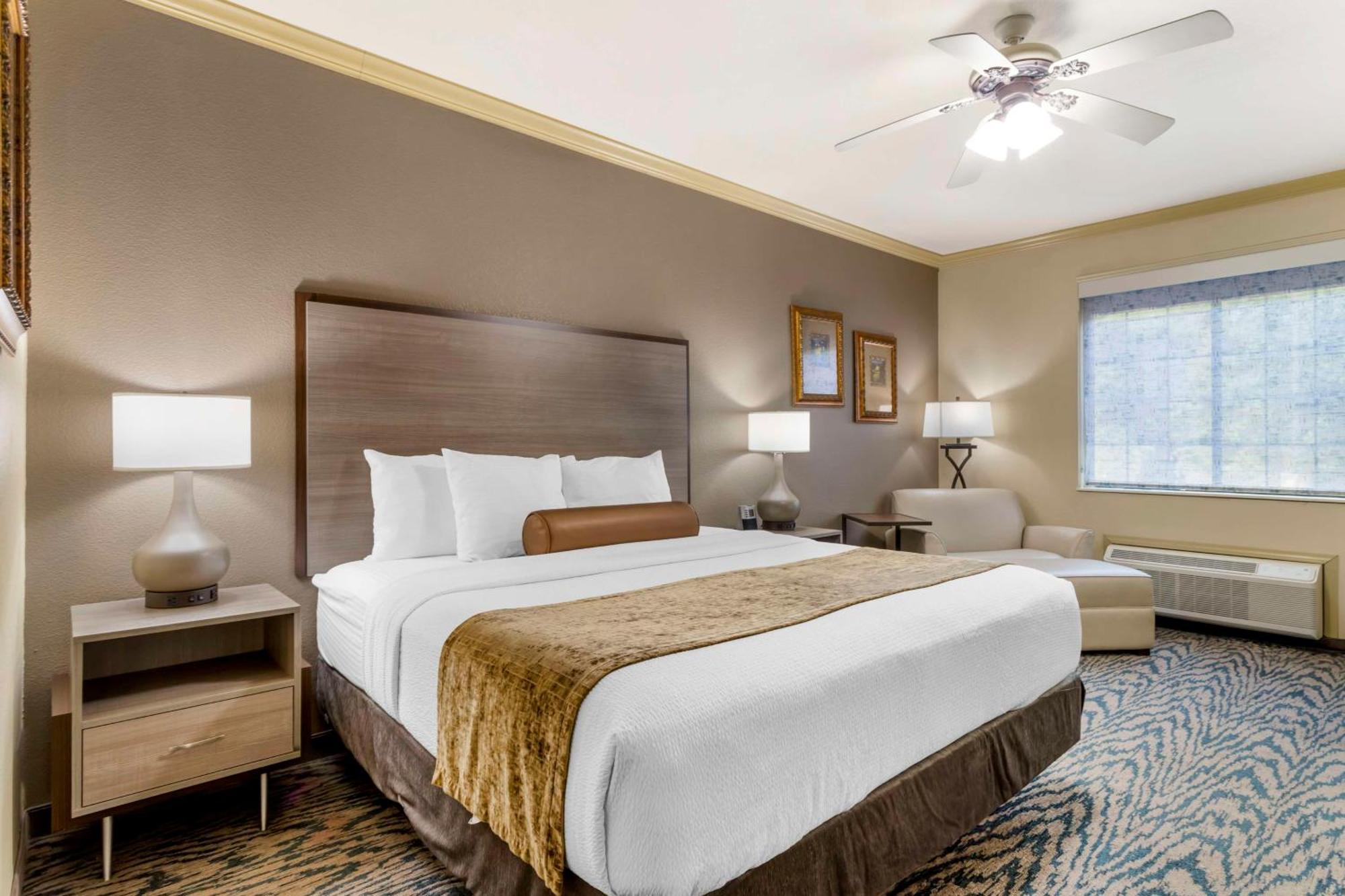 Best Western Plus Crown Colony Inn & Suites Lufkin Exterior photo