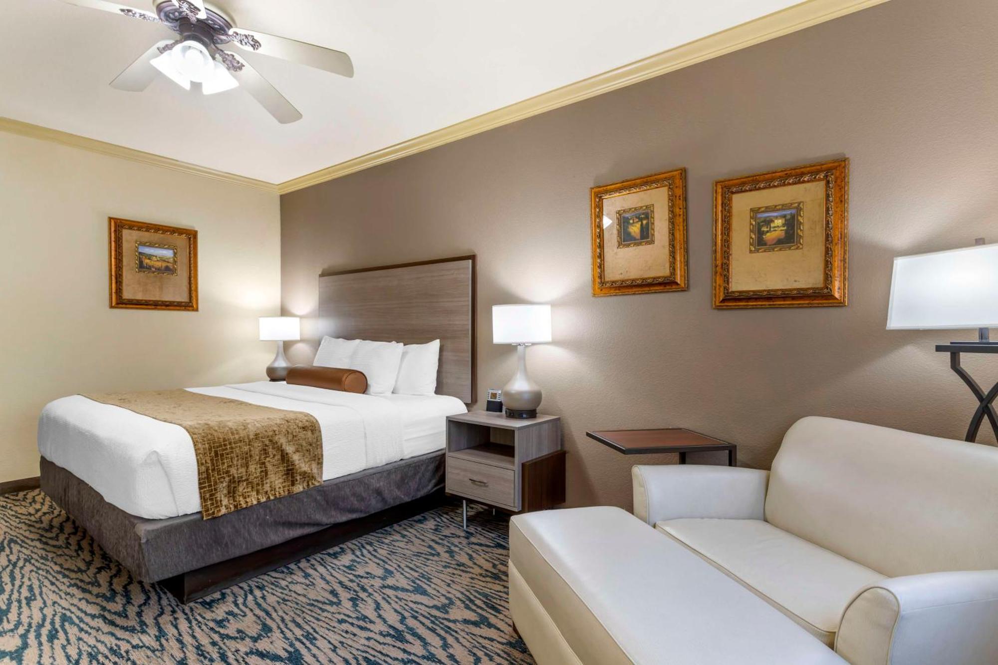 Best Western Plus Crown Colony Inn & Suites Lufkin Exterior photo